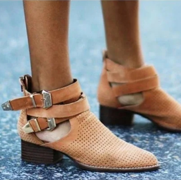 Jeffrey Campbell Everly Booties - Picture 2 of 12